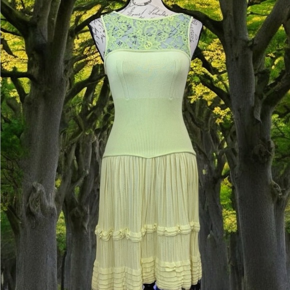 Roberto Cavalli Class Neon Green Lace Dress 🐣 - Picture 2 of 10